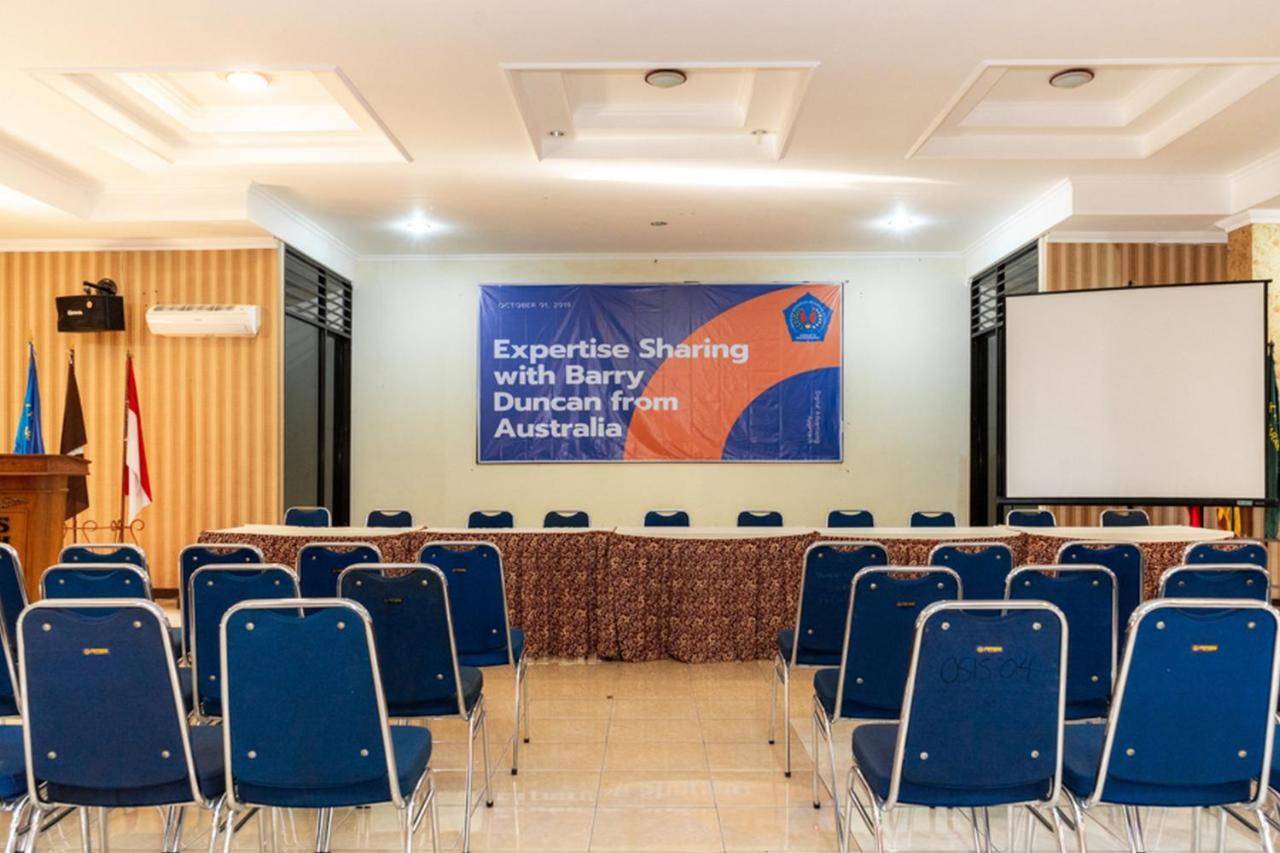 Reddoorz Plus Syariah Near Java Supermall Semarang 2 Exterior foto
